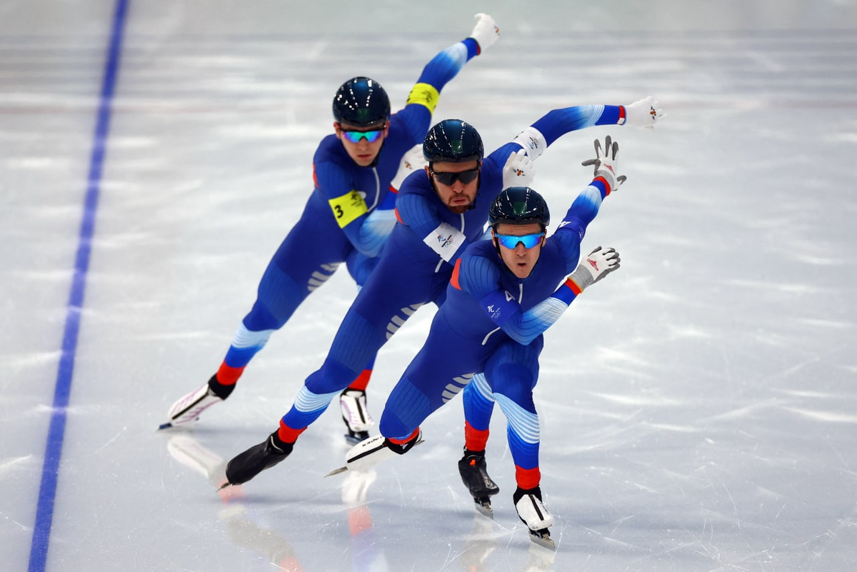 Сегодня стало известно, что российские конькобежцы вышли в финал командной гонки на Олимпиаде в Пекине и сегодня, 15 февраля, состоялся финальный забег.
