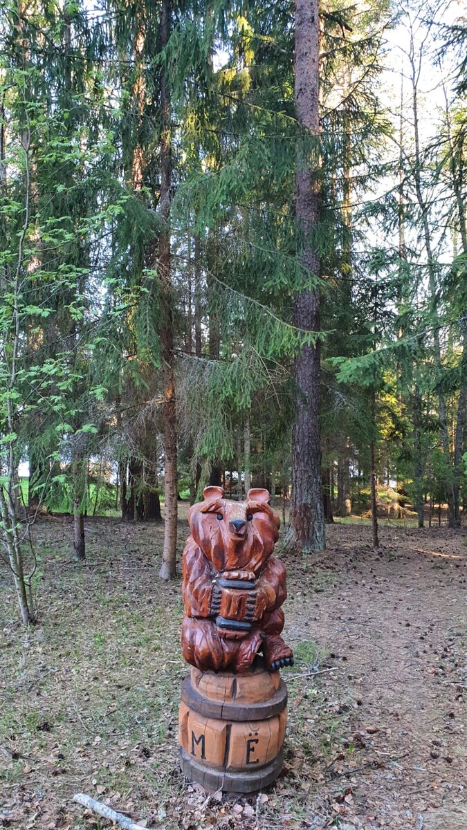 Скульптуры из дерева 