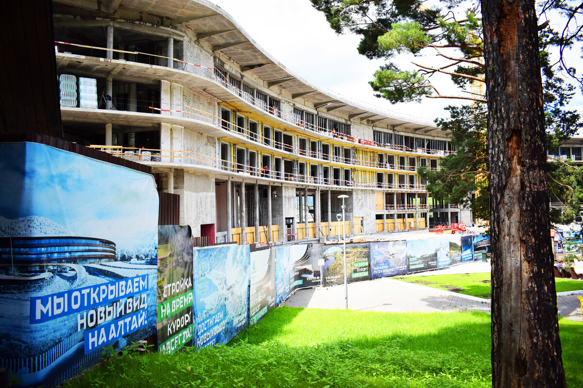 Фото: стройка Манжерок.