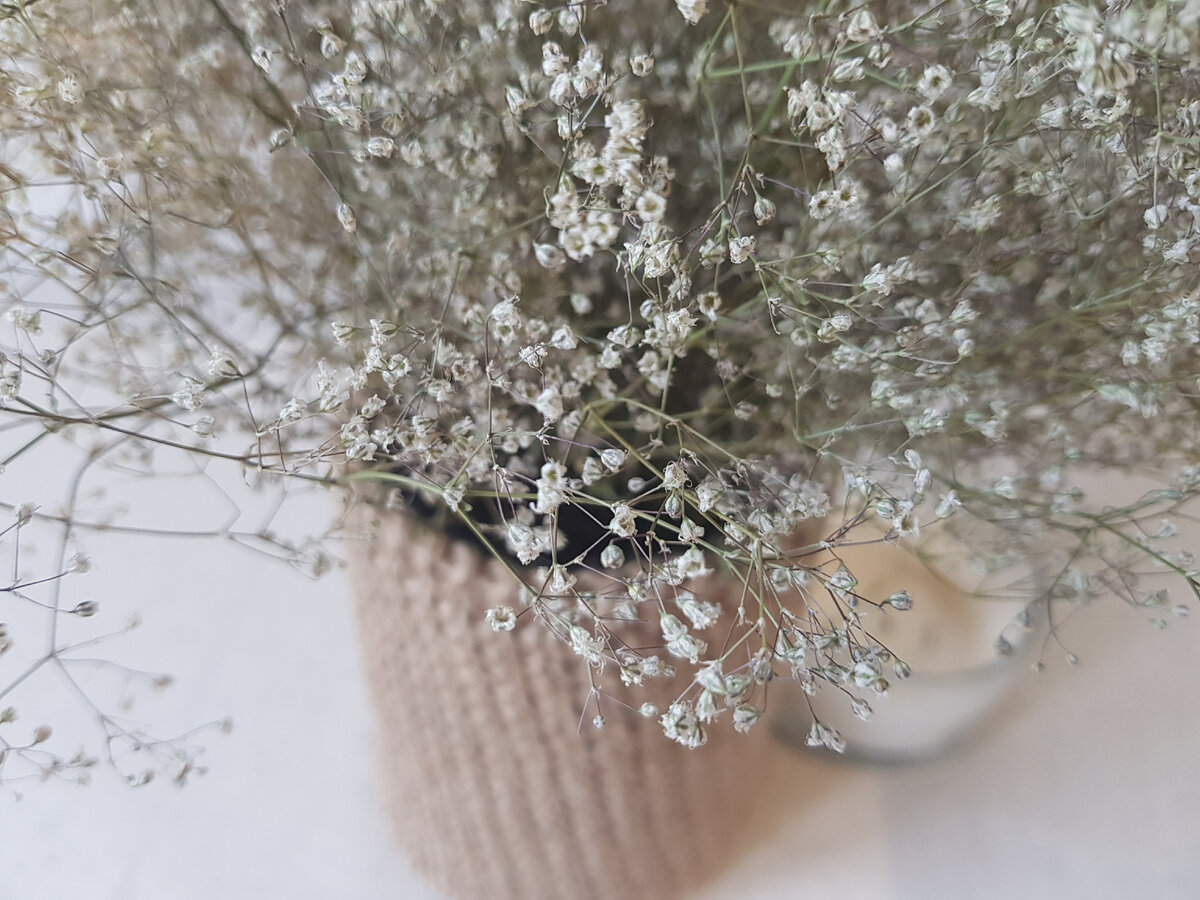 Интерьерная корзинка из джута. Фото автора.