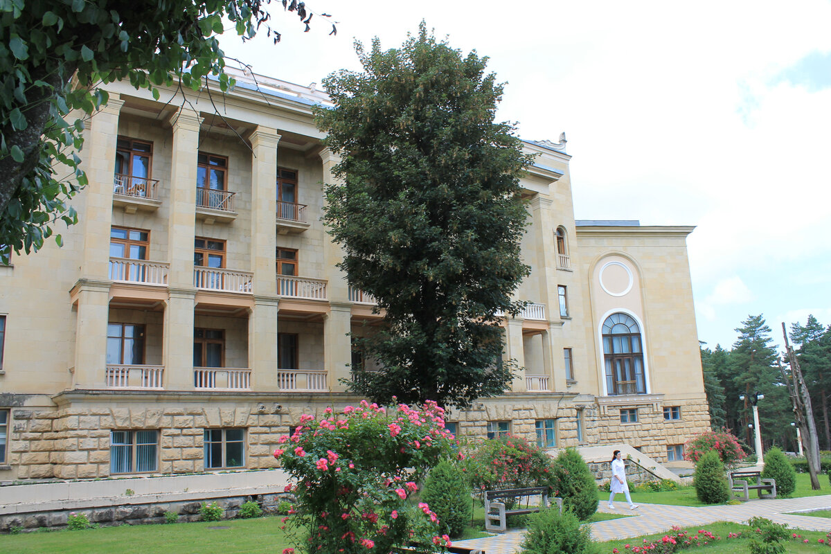 кисловодск профилактории возле парка. крепость кисловодск санаторий в кисловодске. социальные санатории кисловодска. санаторий кмв "центросоюз кисловодск". социальные санатории кисловодска.