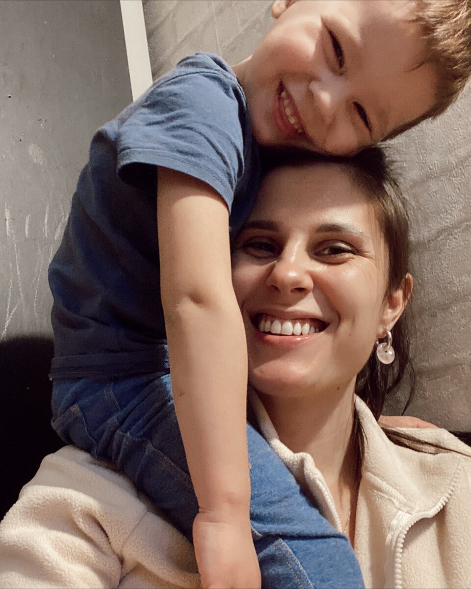 Хорошо, что будучи "в ресурсе" я имею силы посмеяться, а не психовать на это. Сын счастлив и это видно. А я тут села спокойно покушать. Ну-ну..