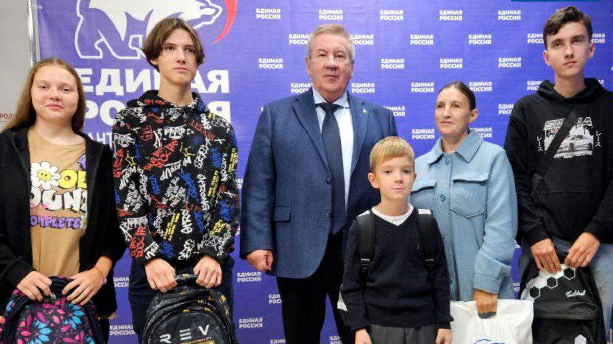    В Югре акцией «Собери ребёнка в школу» охватили 3500 детей