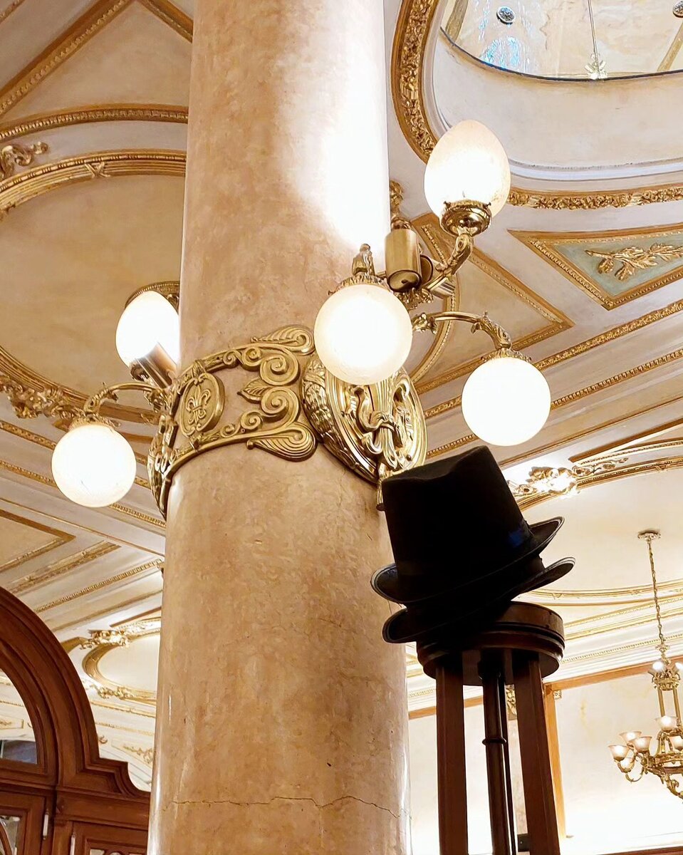 Confiteria La Ideal.