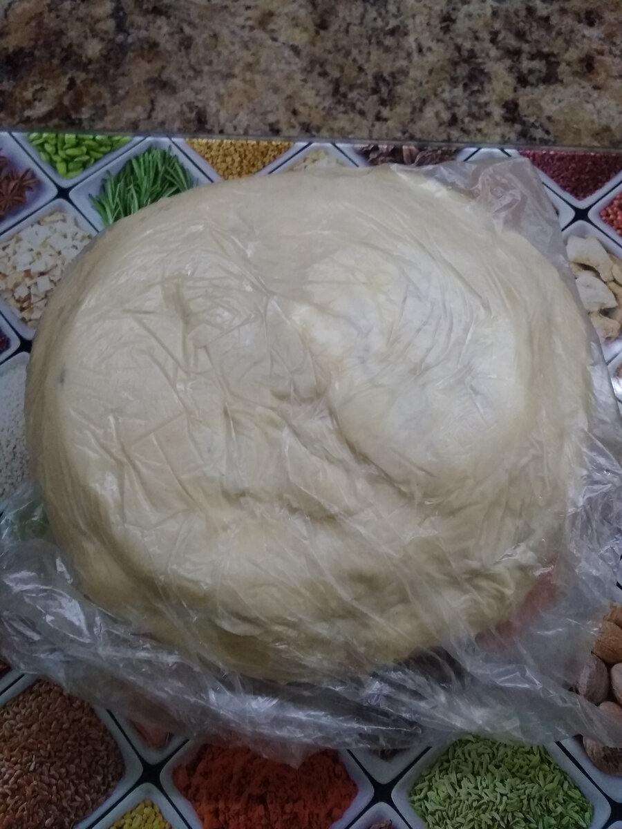 Тесто размораживается