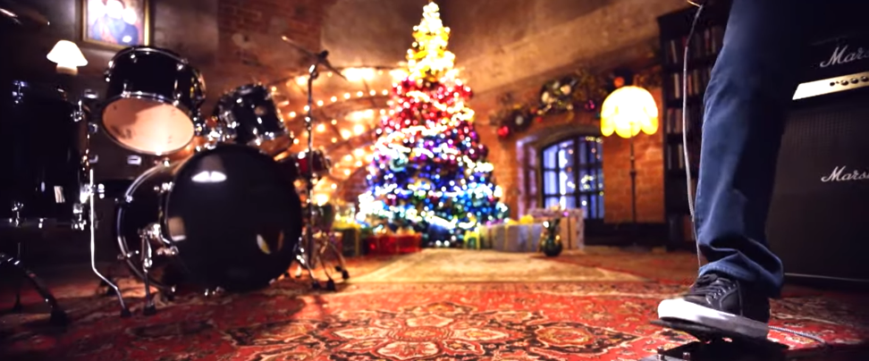 Скриншот телешоу "Новогодний квартирник у Маргулиса" (НТВ)