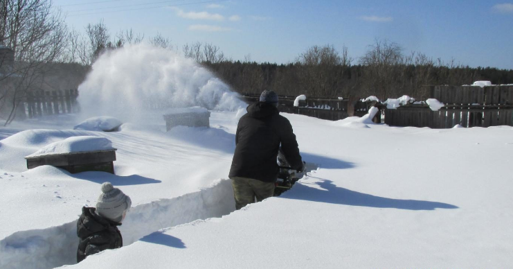 Снегоуборщик в деле
