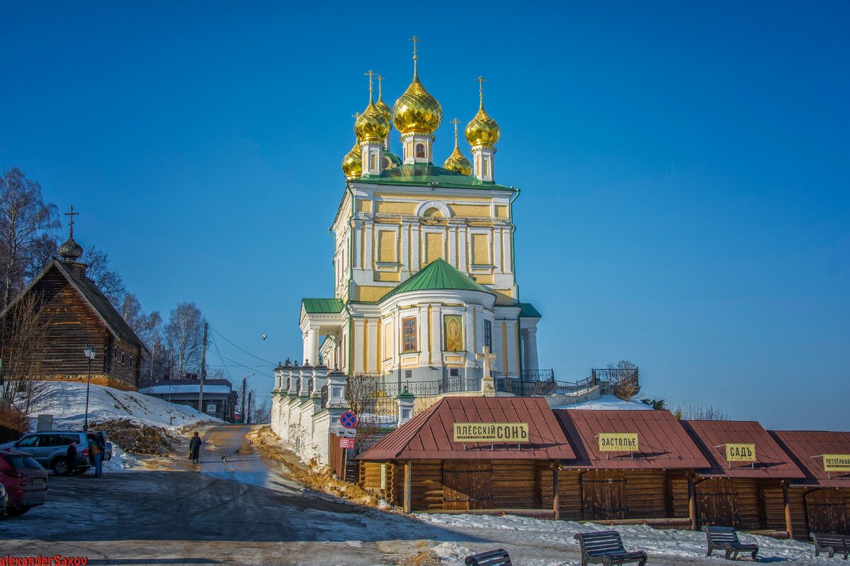 Преображенский храм в Плесе