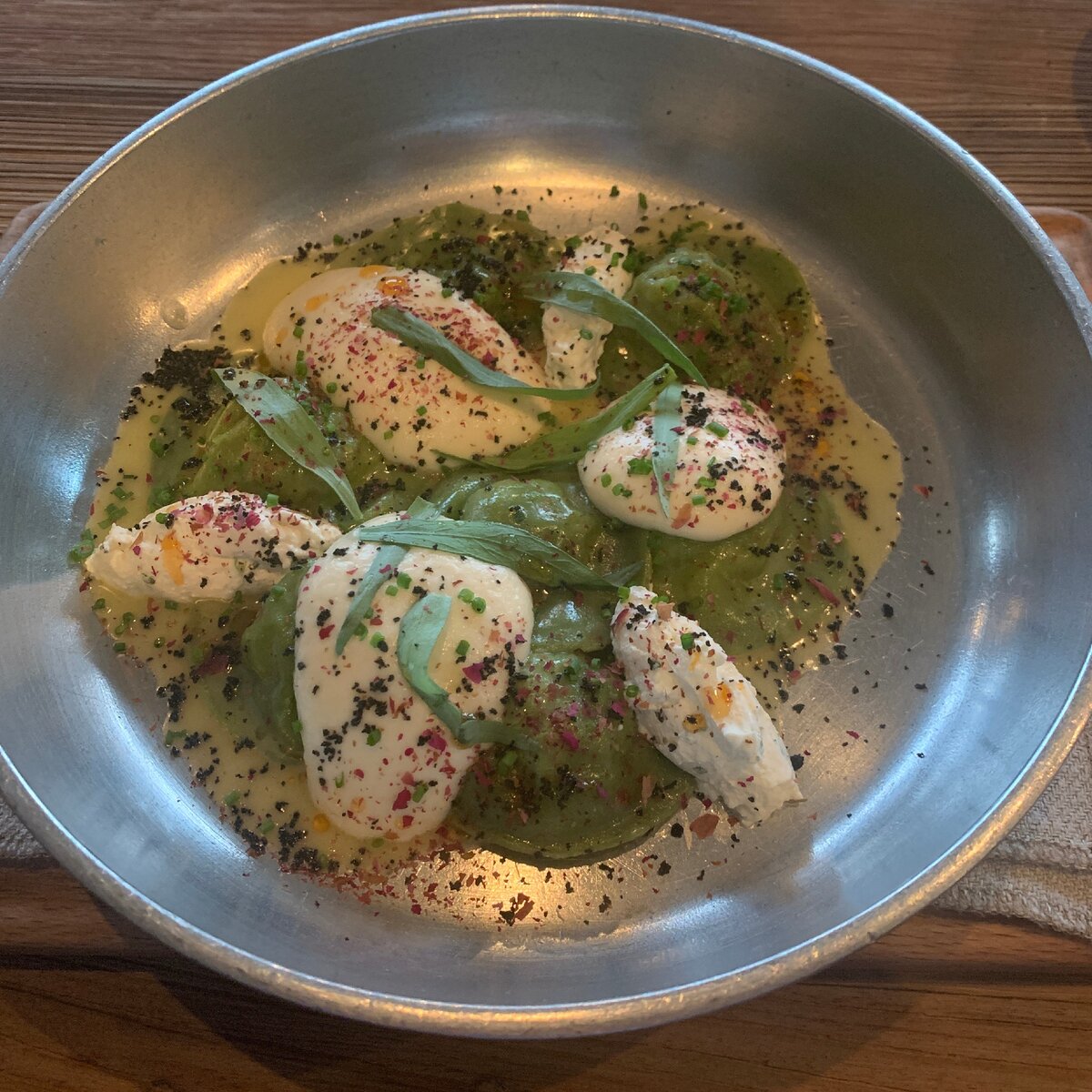 Равиоли краб, рикотта, мусс из сельдерея