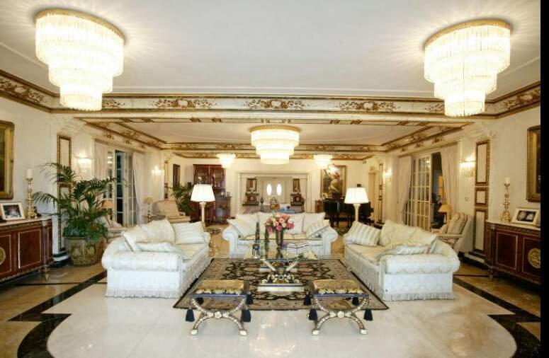 Квартира Николая Баскова с отделкой за 1 млн евро в Императорском стиле