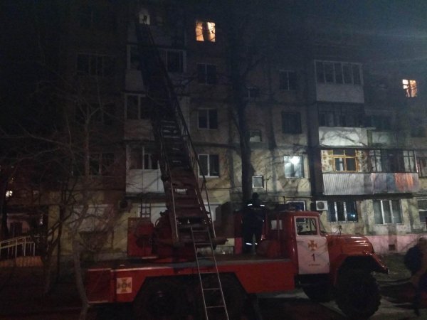  Возгорание произошло на улице Нансена.

В Ростовской области при пожаре в многоэтажном доме погиб местный житель. Возгорание произошло около двух часов ночи 25 марта.
