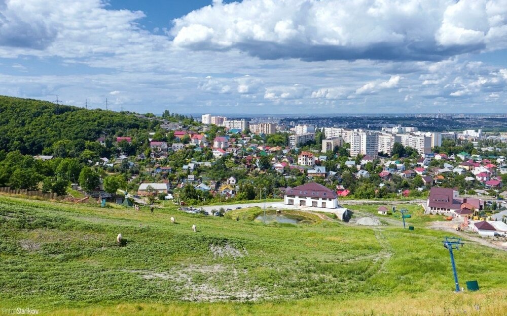 Вишневой горе. Вишнёвая гора Саратов. Вид на вишневую гору Саратов. Вишнёвая гора Саратов официальный сайт. Вишневой горе Саратов.