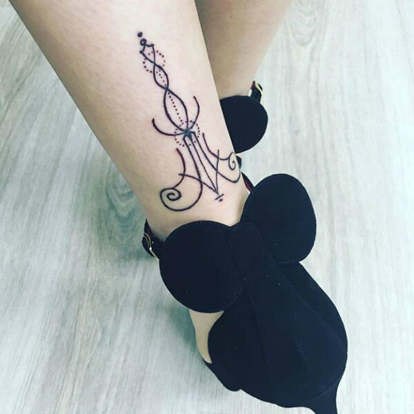 Тина Канделаки набила на руке магическую татуировку