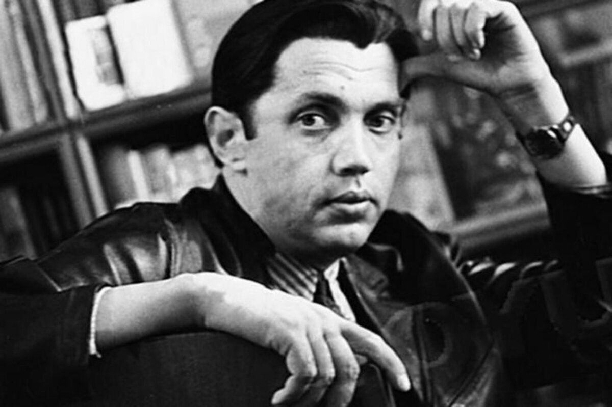 РОБЕРТ  РОЖДЕСТВЕНСКИЙ              ( яндекс-картинки)