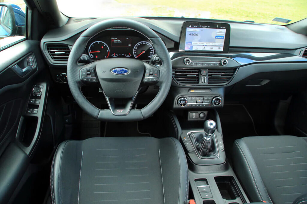 2020 Ford Focus ST — салон