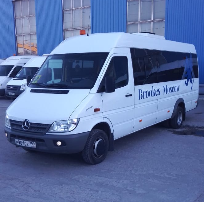 Школьный автобус Brookes Moscow