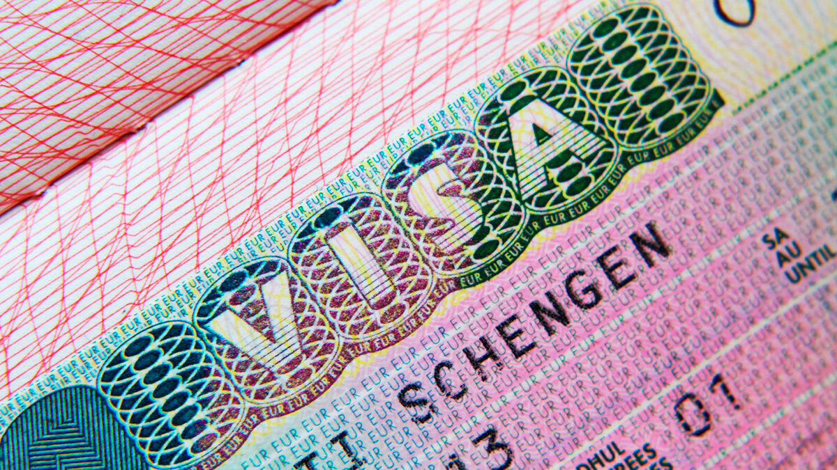 Визовые центры поэтапно возобновляют свою работы