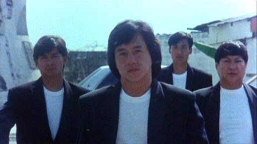 Тоню Люн сзади и справа второй