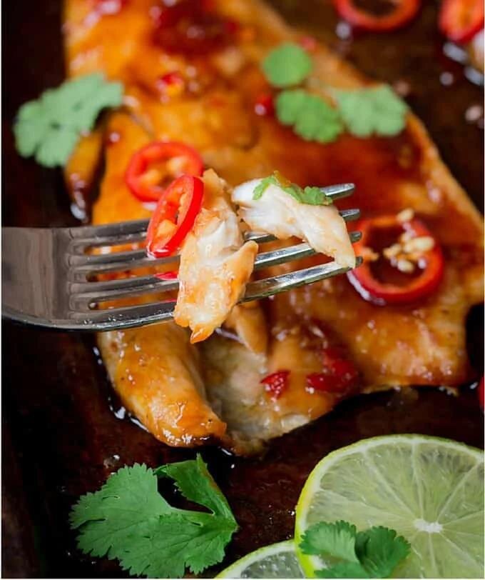 Запеченный в духовке судак в азиатском стиле 