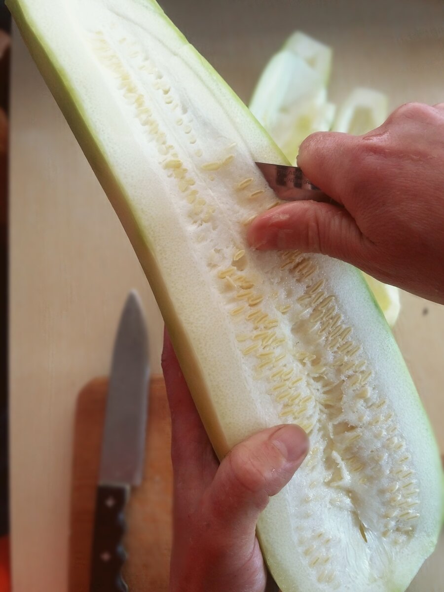 Удаляем семена.