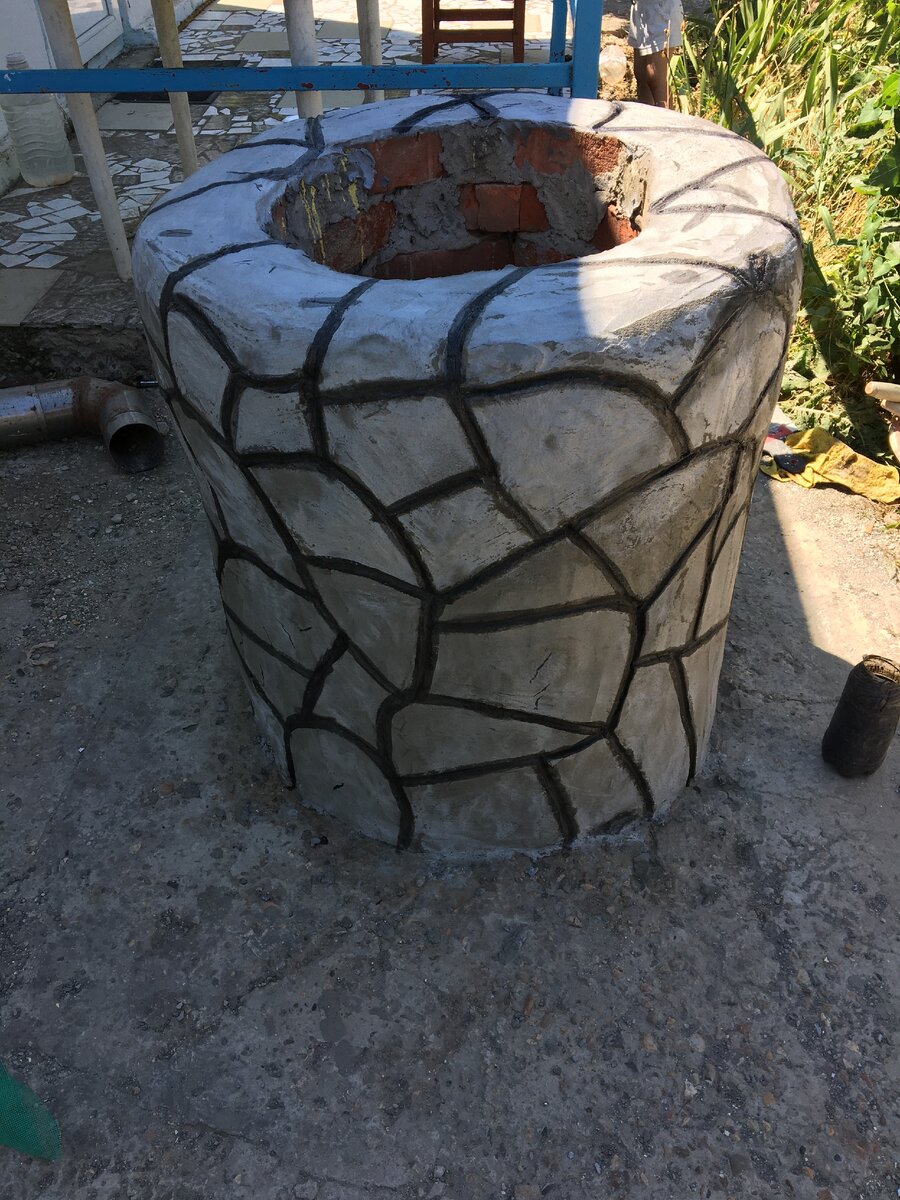 После прокраски швов.