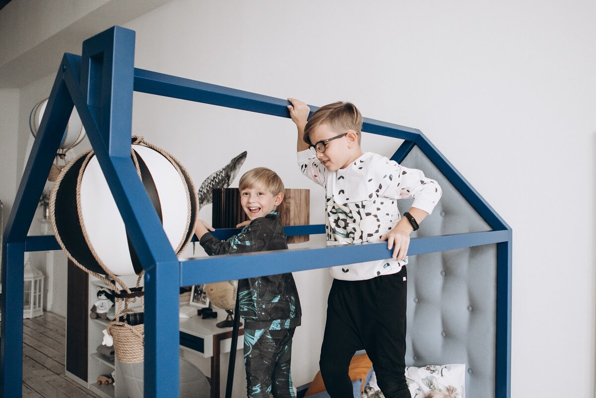 Дом учит братьев и сестер договариваться, аргументировать свою позицию и находить компромиссы