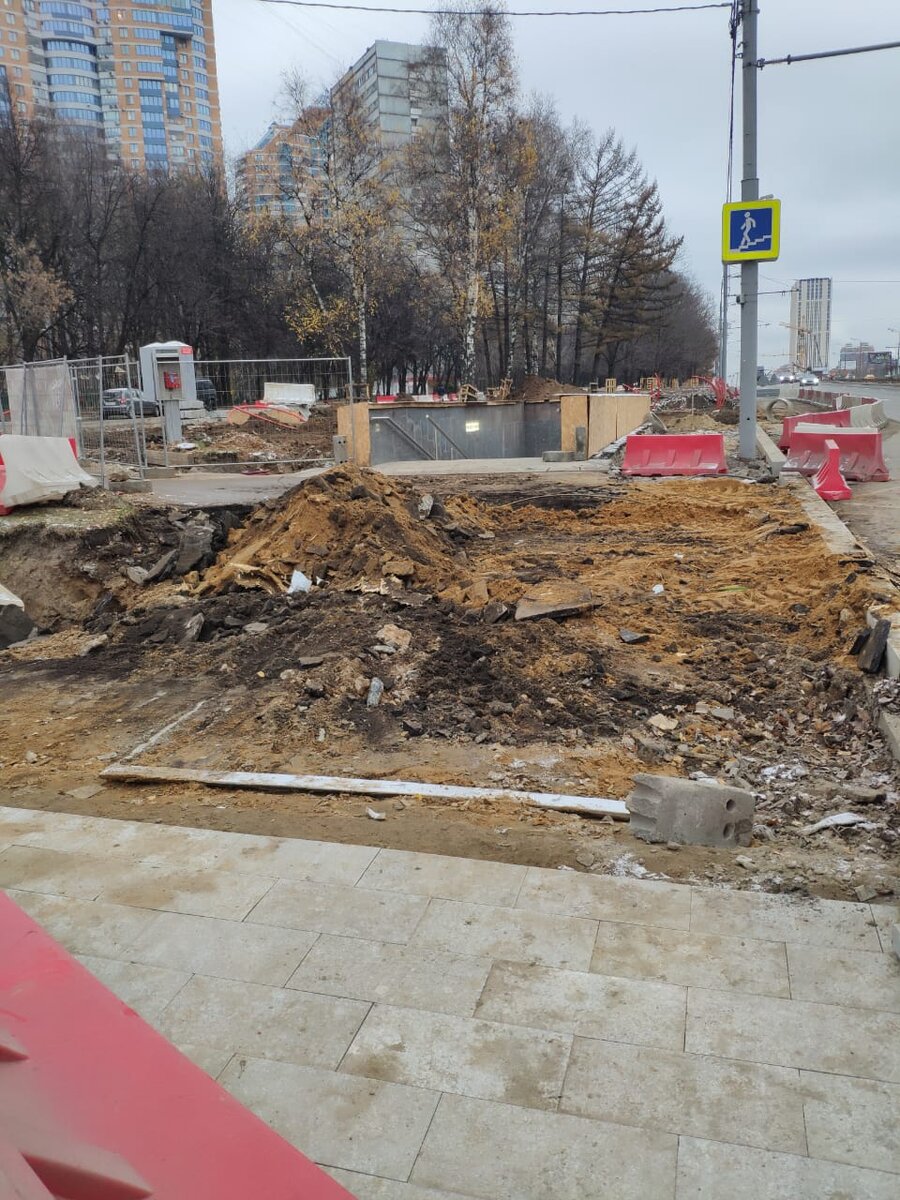 Фото с моего телефона, по ходу скитаний по району
