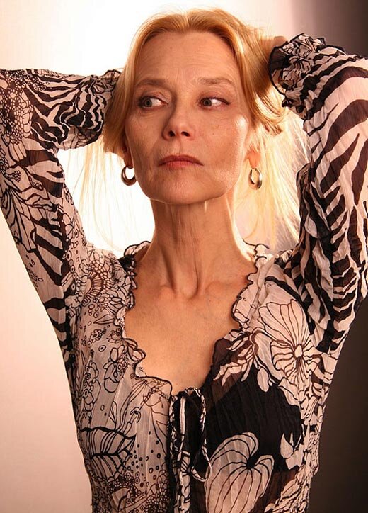 Прелестной учительнице из фильма"4:0 в пользу Танечки" 64 года, и она по-прежнем