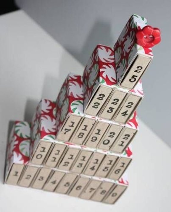 Самодельный календарь из спичечных коробков