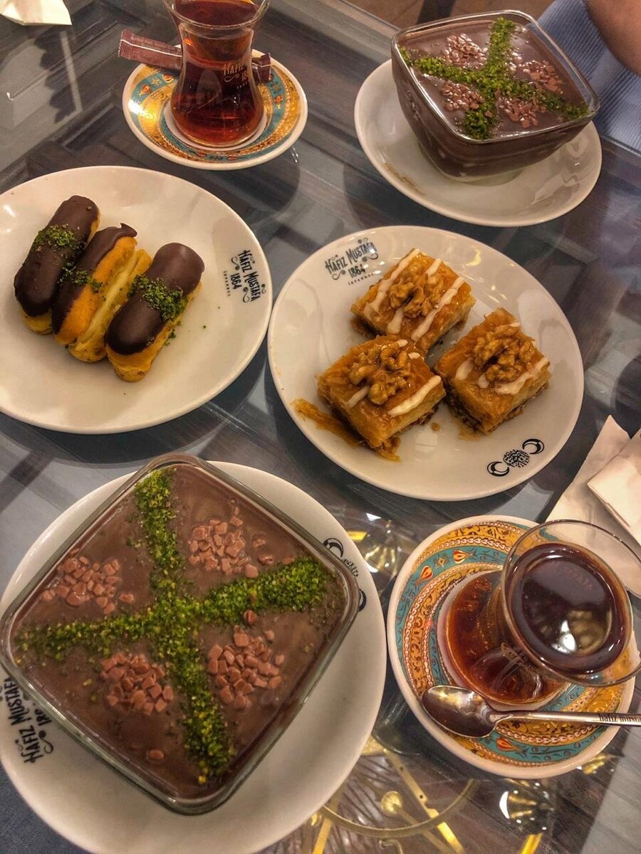 Сладости в "Хафиз Мустафа"