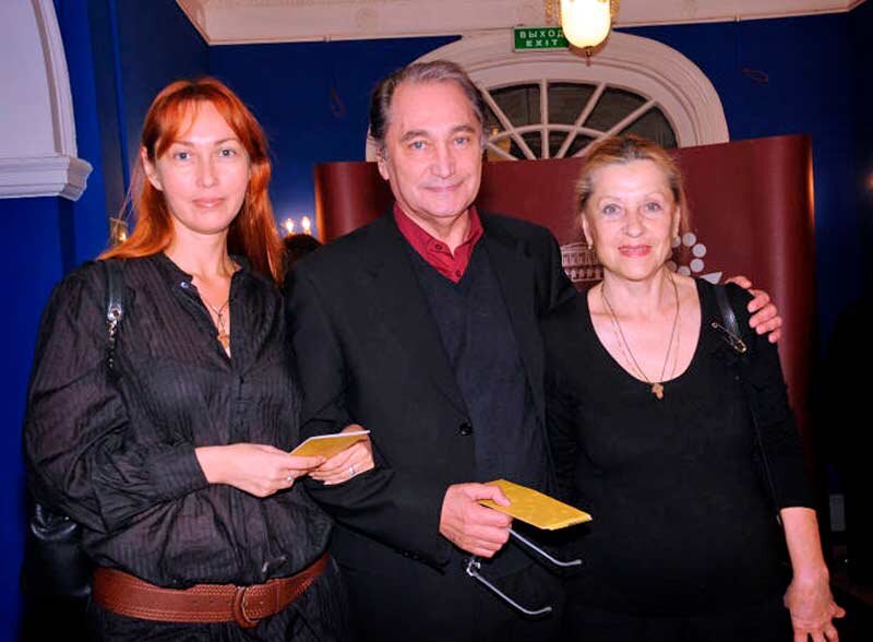 Чета Кореневых. Источник фото: http://infodays.ru/40-luchshix-foto-vladimira-koreneva-ego-zheny-docheri-i-vnuka/