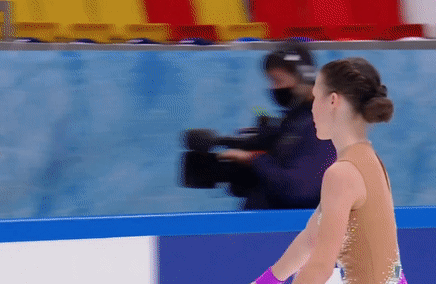 Дарья и Ксения Окладниковы на 5 этапе Кубка России (источник - - 1tv.ru/sport/figurnoe-katanie-na-pervom)