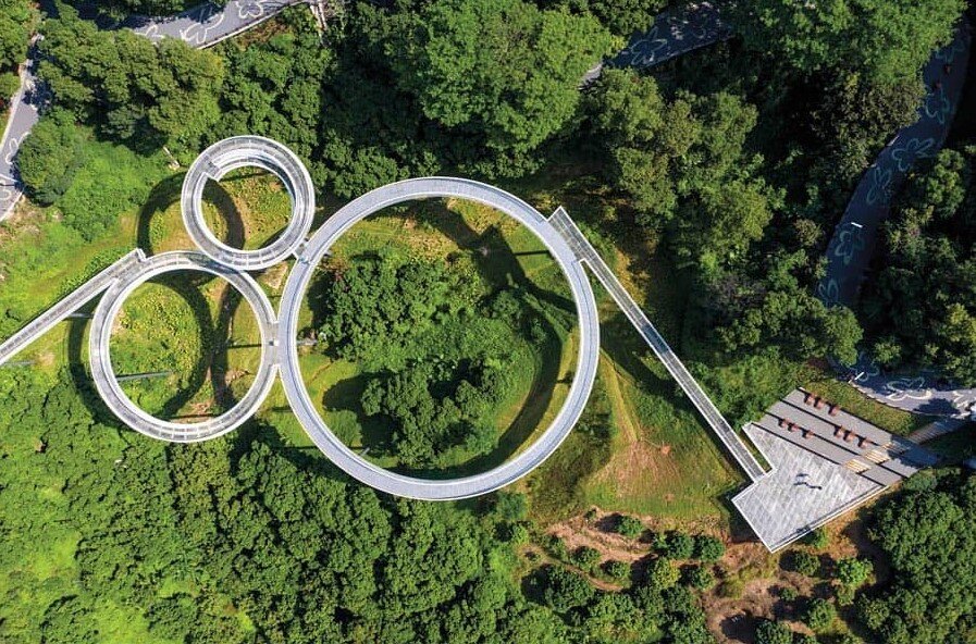 Простая геометрия.  Фото by metropolismag https://www.instagram.com/p/CHL2sh4nHyp/