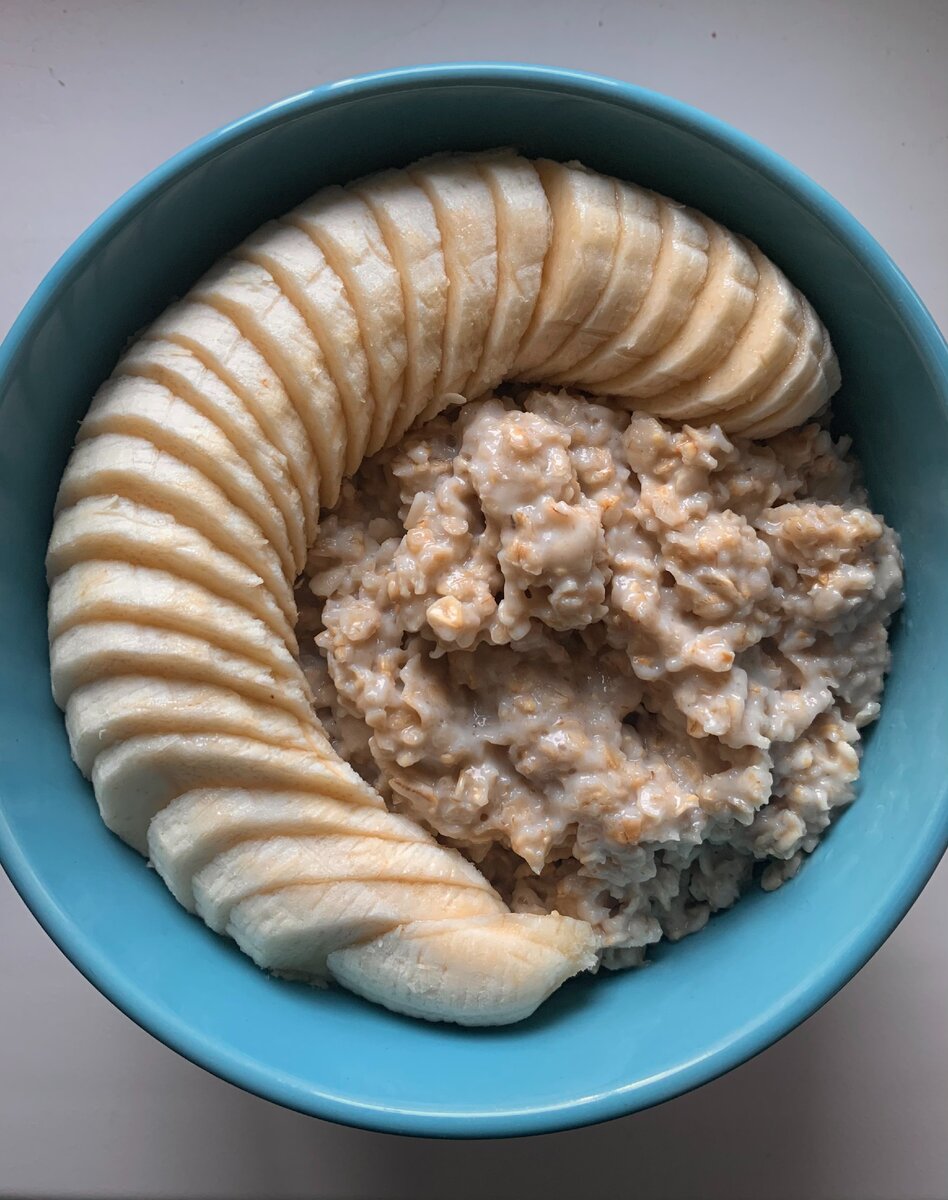 Овсяная каша на миндальном молоке готова! 