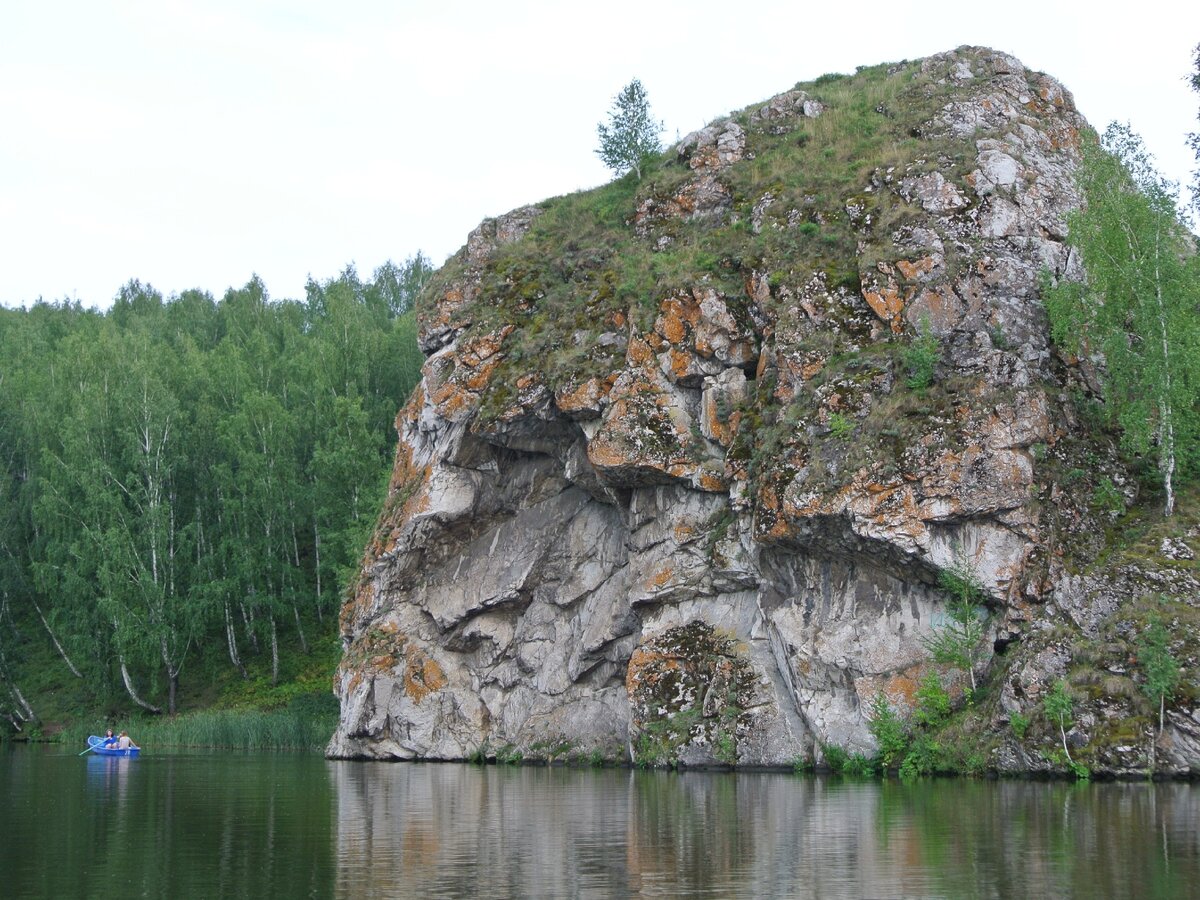 Уральские горы вдоль реки Исеть. Фото автора