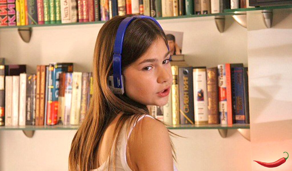 Кадр из фильма с Анастасией Шубской