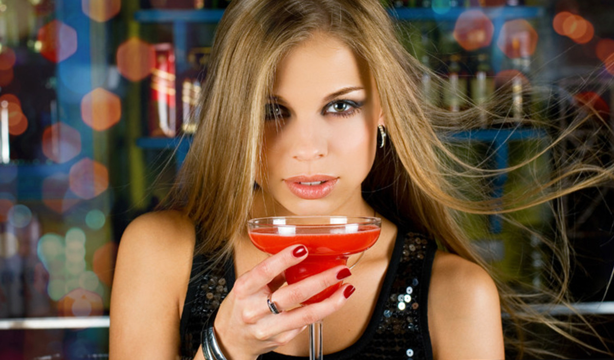 Показать девушку в гости