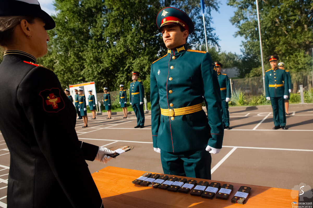 Выпуск студентов, прошедших обучение в Военном учебном центре ПМГМУ им. И. М. Сеченова. Фото с сайта https://www.sechenov.ru
