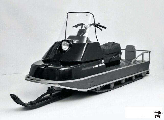 1986 год. Первый макет снегохода Арктика. Обратите внимание на форму седла и тщательную проработку деталей. Фото из архива журнала "За рулем".