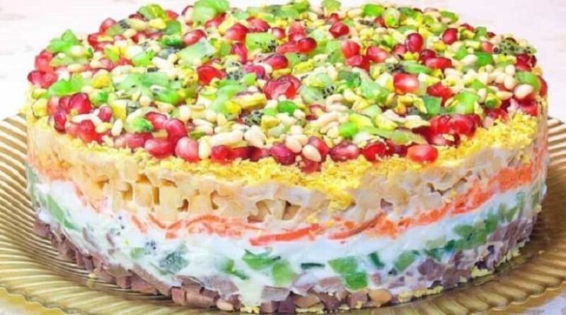 Очень вкусный и красивый салат для Новогоднего стола 