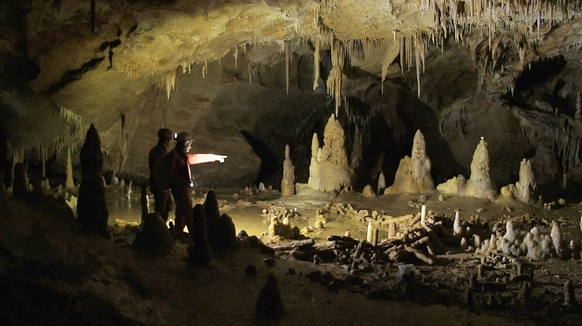 Пещера Брюникель во Франции