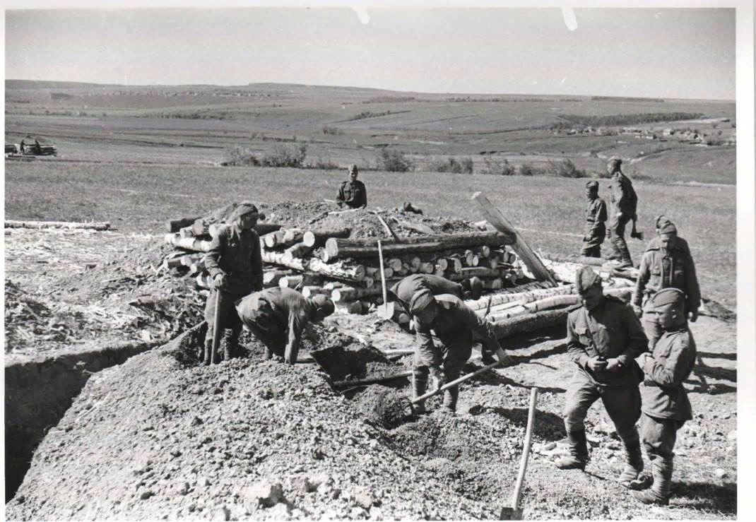 Войска 1943. Миус фронт укрепления. Курская битва оборонительные сооружения. Миус фронт 1943 год. Оборонительные сооружения Курская дуга.