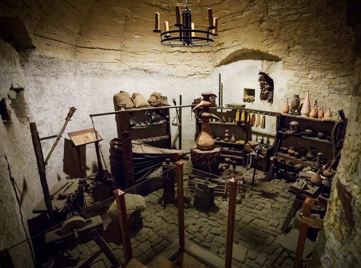 Источник: https://tourismlondon.ru/praga/belaya-bashnya.html