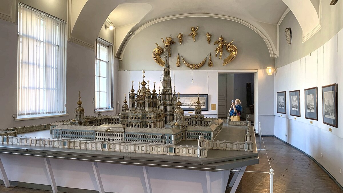 Нереализованный проект Смольного собора с высокой колокольней