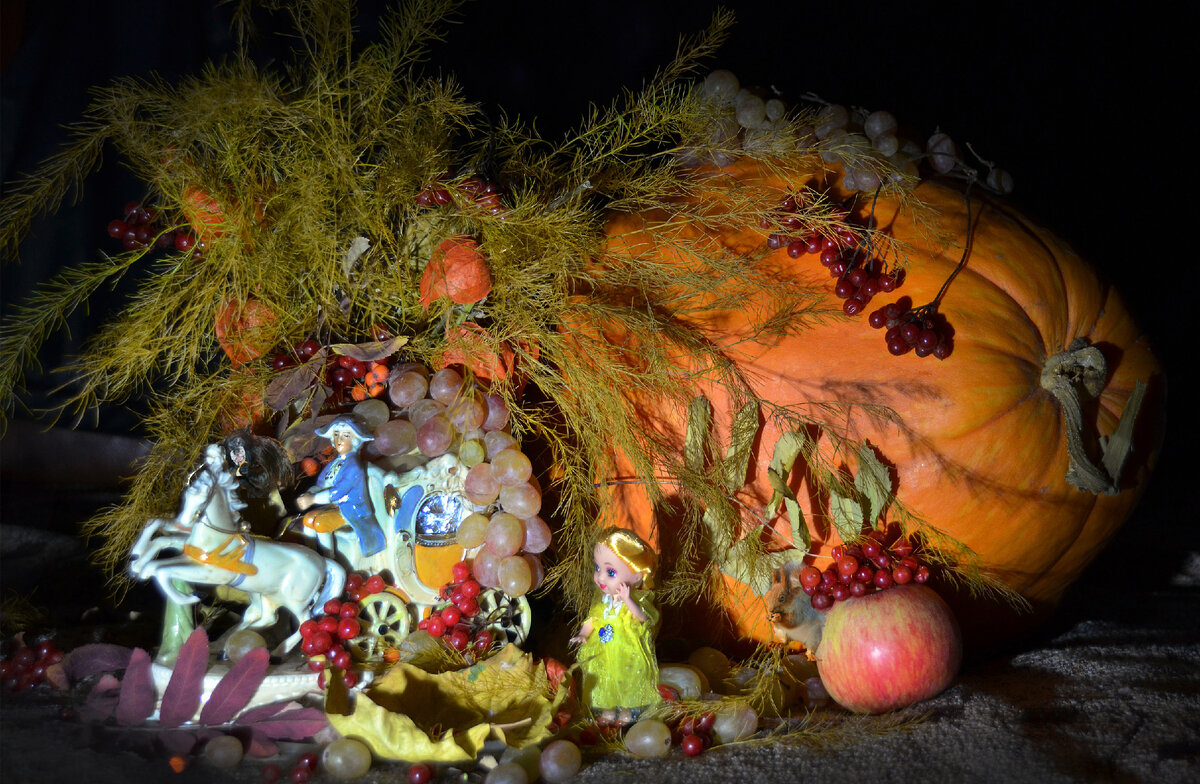 Найдите в сказочной картинке обезьянку и белочку. Ответы пролистнув далее