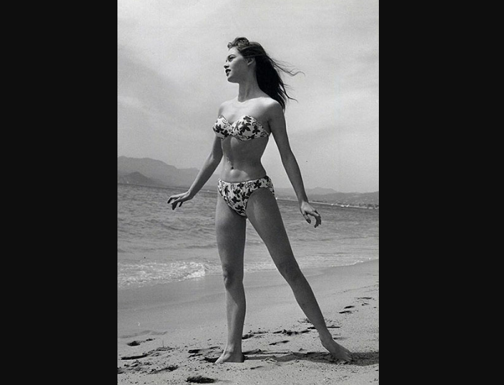 Брижит Бардо на Каннском фестивале в 1953 году