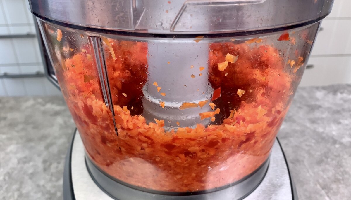 Огурцы на зиму в острой заливке: простая, но невероятно вкусная заготовочка (хранится дома без холодильника)