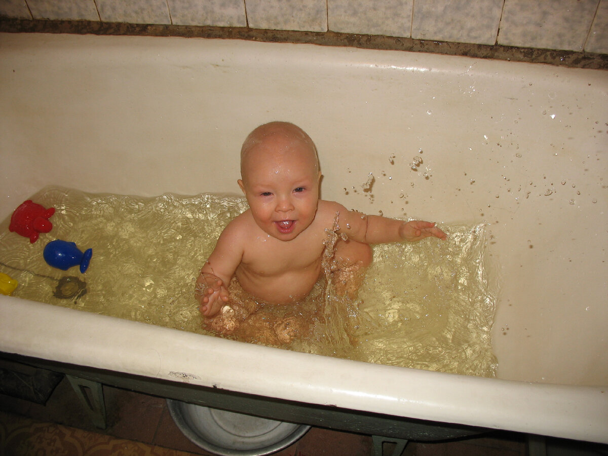 Такой ванны не было. Это я у родителей в гостях