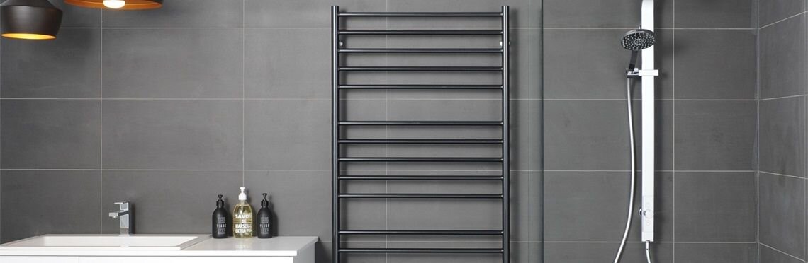 Большинство ванных комнат не оснащено традиционными батареями отопления, поэтому для обогрева используются спецприборы — полотенцесушители