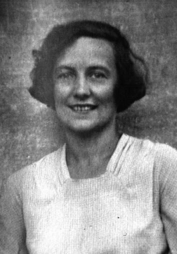 Л.Е.Белозерская